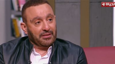 تأثر أحمد السقا خلال حديثه عن الراحل سليمان عيد: هيدخل الجنة على مسؤوليتي الشخصية