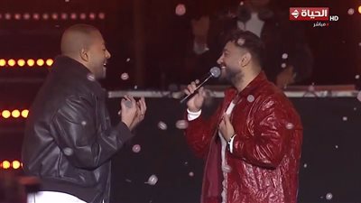 تامر عاشور يشارك تامر حسني تقديم أغنية بعيش.. والأخير يقدم هيجيلي موجوع