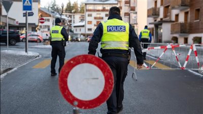 الشرطة السويسرية: مقتل العشرات وإصابة نحو 100 في انفجار بمركز للتزلج جنوبي البلاد