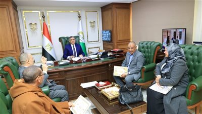 محافظ الجيزة يكرم المتميزين بإدارة الحملة بالديوان العام والجهات التابعة للمحافظة