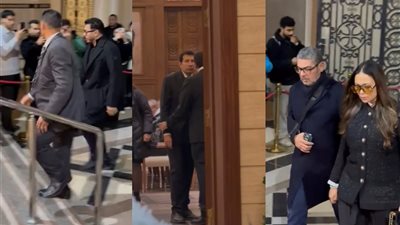 مصطفى شعبان وداليا البحيري أبرزهم.. نجوم الفن يقدمون واجب العزاء في والدة هاني رمزي