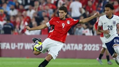 موعد سفر حمزة عبد الكريم لـ إسبانيا لم يُحدد بعد.. وصياغة العقود سبب عدم إعلان برشلونة والأهلي الرسمي