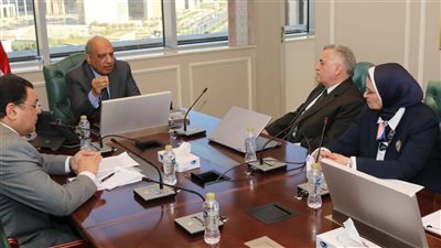 وزير الكهرباء يتابع تنفيذ خطة تطوير الشبكة وتحسين جودة الخدمة لاستيعاب الأحمال