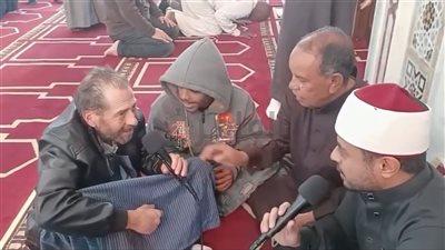 في أول أيام العام الجديد.. سائح ألماني يُشهر إسلامه في مسجد آل الدقاق الأدارسة بالغردقة