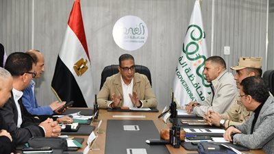محافظ الفيوم يتابع أعمال فتح وانتظام لجان التصويت بجولة إعادة انتخابات النواب بالدائرة الثالثة