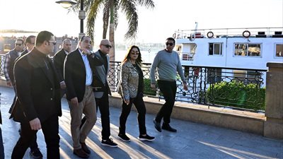 جولة رئيس الوزراء بكورنيش الأقصر    