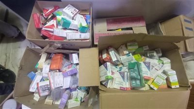 تموين أسيوط وهيئة الدواء تضبطان صيدلية غير مرخصة بمركز البداري