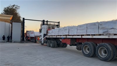 الهلال الأحمر المصري يعزز مد غزة بـ 6.700 طن مساعدات غذائية ومستلزمات شتوية 