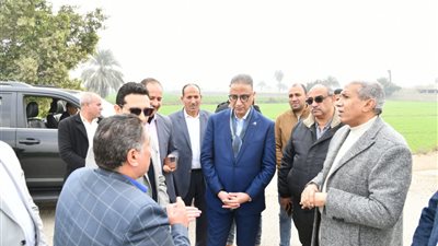 وزير الزراعة ومحافظ الفيوم يتفقدان زراعات القمح بمركز إطسا ومجمع الخدمات الزراعية بقرية أبو صير