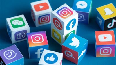 إعداد قانون لحظر مواقع التواصل على الصغار تحت 16 عامًا بمصر | انفراد