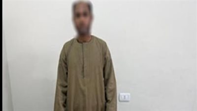 ضبط شخص بحوزته بطاقات شخصية ومبالغ مالية لدفع الناخبين للتصويت لمرشح بالأقصر