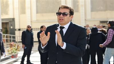 هاني رمزي: والدتي كانت تتفانى في خدمة المحتاجين.. ورحيلها كان صعبًا عليّ للغاية