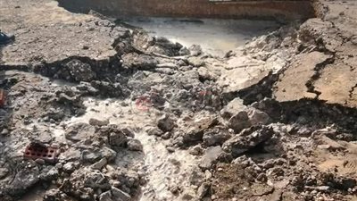 انفجار خط مياه رئيسي في قرية بشبيش بالغربية يغمر الشوارع ويعطل حركة المرور