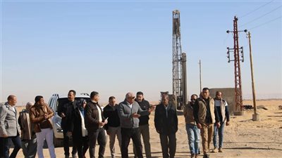 محافظ الوادي الجديد يتابع أعمال الإنشاءات بمركز إنتاج الحرير الطبيعي