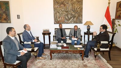وزير الثقافة يجتمع برئيس هيئة الكتاب والمدير التنفيذي لمعرض القاهرة لمناقشة الترتيبات النهائية للدورة 57