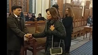 مؤلفة فيلمها خلطة فوزية.. إلهام شاهين تقدم واجب العزاء في السيناريست هناء عطية