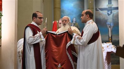 محافظ الغربية يشارك في قداس عيد الميلاد بكنيسة ماري جرجس بطنطا