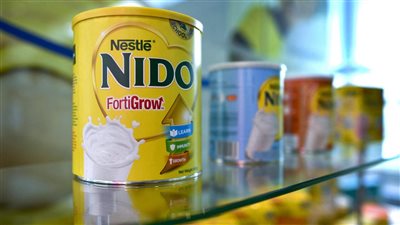 بعد نستله ودانون.. شركة La Marque En Moins الفرنسية تبدأ سحب حليب الأطفال من الأسواق 