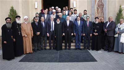 محافظ بني سويف يقدم التهنئة بعيد الميلاد المجيد خلال جولة ميدانية في عدد من الكنائس والأديرة