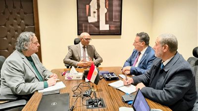 تحالف مصري نمساوي يبحث مع الإسكان فرص التعاون بمشروعات مياه الشرب وتحلية مياه البحر 