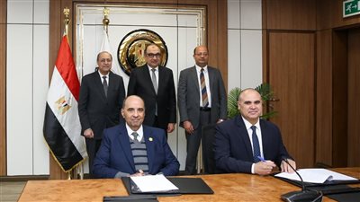 وزير قطاع الأعمال يشهد توقيع عقد شراء الطاقة الكهربائية بين النهضة للصناعات وشركة كوبالت لتعزيز الاقتصاد الأخضر