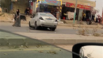 ماقدرش يسيطر على العربية.. صغير يدهس سيدتين أمام كمبوند سكن مصر بأكتوبر