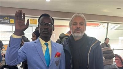 رغم كثرة العروض المقدمة لبقائه بالمغرب.. عودة شبيه باتريس لومومبا إلى الكونغو الديمقراطية