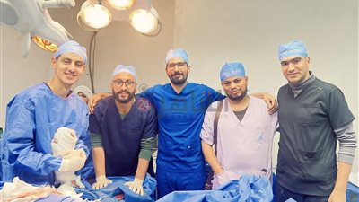 استغرقت 16 ساعة.. فريق طبي أزهري بمستشفى سيد جلال ينجح في إعادة يد شاب بعد بترها بالكامل