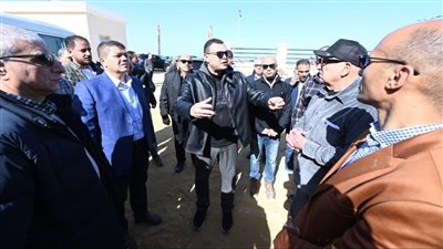 وزير الإسكان يوجه بتكثيف الأعمال والتواجد الميداني بمشروعات مارينا 8