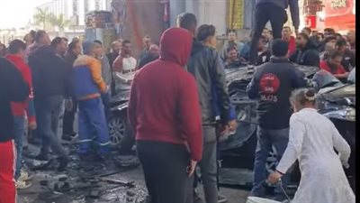 سقوط سيارة ملاكي من أعلى كوبري أكتوبر امتداد رمسيس أمام نادي السكة الحديد