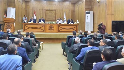 وزير الاستثمار من قنا: فريق عمل مشترك مع المحافظة لإنهاء تحديات المستثمرين خلال 3 أسابيع