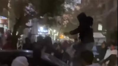 الأمن يفحص تداول فيديو لتحطيم سيارة على شخص بداخلها بزعم إنهائه حياة آخر ومحاولة الهروب بفيصل