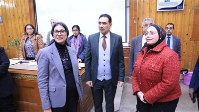 قيادات جامعة القاهرة تواصل الجولات التفقدية لمتابعة امتحانات نهاية الفصل الدراسي الأول