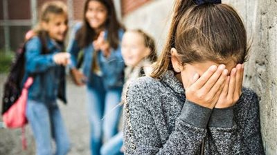 بسبب التنمر على طالبة.. إحالة مديرة مدرسة تجريبية وموظفيّن بالدقهلية إلى المحاكمة التأديبية