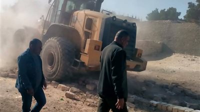 إزالة 14 حالة تعدٍ على أملاك الدولة والأراضي الزراعية في قنا