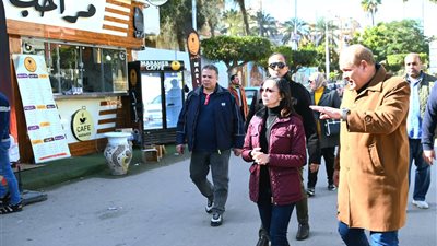 محافظ البحيرة تقيل مسؤول النظافة بمدينة رشيد وتوجه بإزالة ورفع الإشغالات بالكورنيش