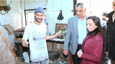 محافظ البحيرة تقود حملة رقابية مفاجئة على المخابز والأسواق برشيد وتحرر 40 محضرًا تموينيًا