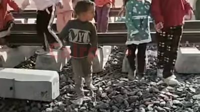 أهالي قرية غزالة بمطروح يطالبون بإنشاء كوبري مشاة لعبور السكة الحديد