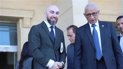 قبل زيارة وزير الخارجية.. محافظ شمال سيناء يستقبل نائب السفير الأيرلندي