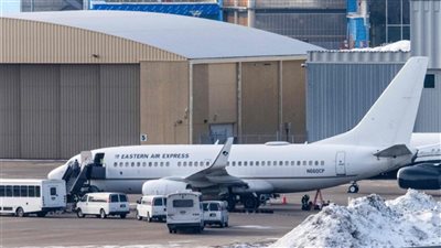 بسبب تساقط الثلوج.. إغلاق مطار فيينا الدولي وإلغاء رحلات بمطار فاكلاف هافيل