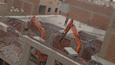 محافظ القليوبية يتابع إزالة برج مخالف بشبرا الخيمة