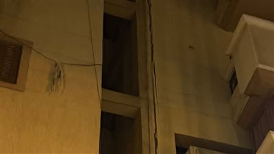 بسبب وجود تصدعات.. إخلاء 46 شقة بعقارين بدمنهور كإجراء احترازي ولجنة هندسية لفحصهما