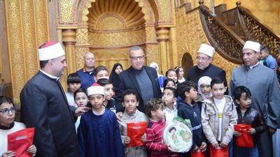 في ليلة الاحتفال بليلة الإسراء والمعراج.. محافظ جنوب سيناء يكرم حفظة القرآن الكريم بشرم الشيخ| صور 