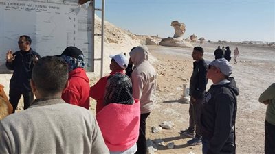 وصول ثاني أفواج رحلات اعرف بلدك إلى مدينة الفرافرة بالوادي الجديد| صور