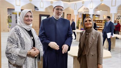 هدايا للأطفال وكُتيبات بجناح بيت الزكاة في معرض القاهرة الدولي للكتاب