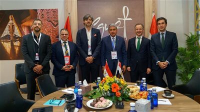 وزير السياحة يبحث مع منظمي الرحلات الإسبانية تعزيز حركة السياحية الوافدة | صور