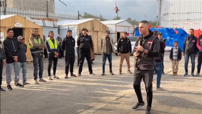 الشهيد محمد قشطة خلال تنفيذ مهام باللجة المصرية بغزة 