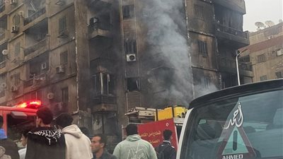 نشوب حريق في عقار بمنطقة الزاوية الحمراء بالقاهرة