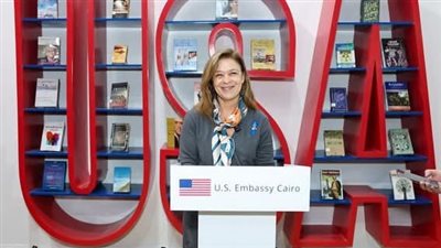 القائمة بأعمال بعثة واشنطن تفتتح الجناح الأمريكي بمعرض القاهرة للكتاب.. وتؤكد: الثقافة تقرب الشعوب