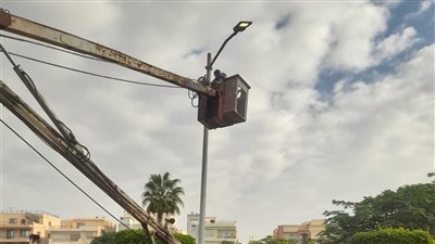 بتقنية الـ QR Code.. رئيس جهاز 6 أكتوبر يطلق خدمة بلغ ونور لتطوير منظومة الإنارة